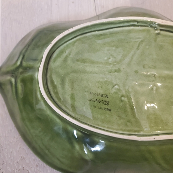 Green Leaf Serving Plate - Picture 3 of 6